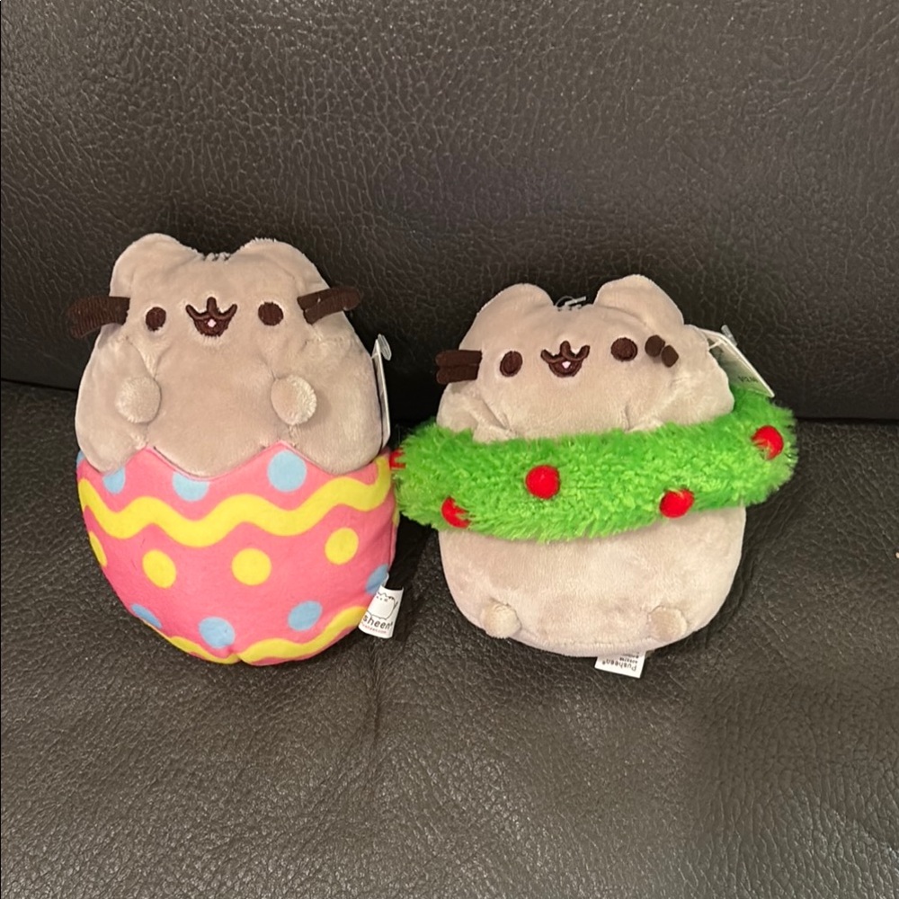 Pusheen seasonal set of two plush cats